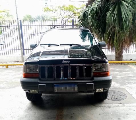 JEEP GRAND CHEROKEE 4.0 LAREDO 4X4 6I 12V GASOLINA 4P AUTOMÁTICO